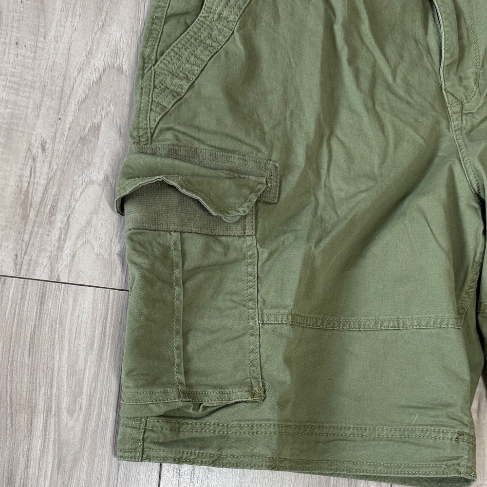 George Men Olive Cargo Shorts - Picture 9 of 12